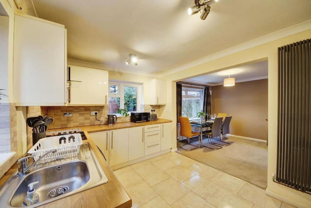 Beautiful Home Close To Town Free Netflix, Wifi Solihull Exterior foto